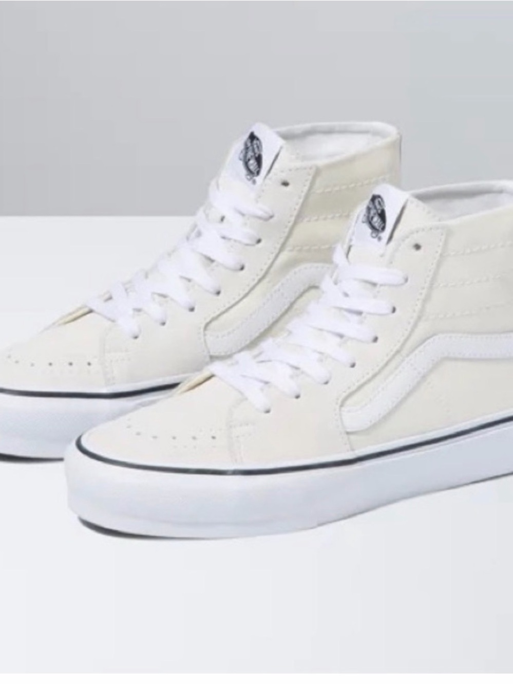 New in box Converse Classic High-Top Skate Sneakers in Marshmallow size 8 W
